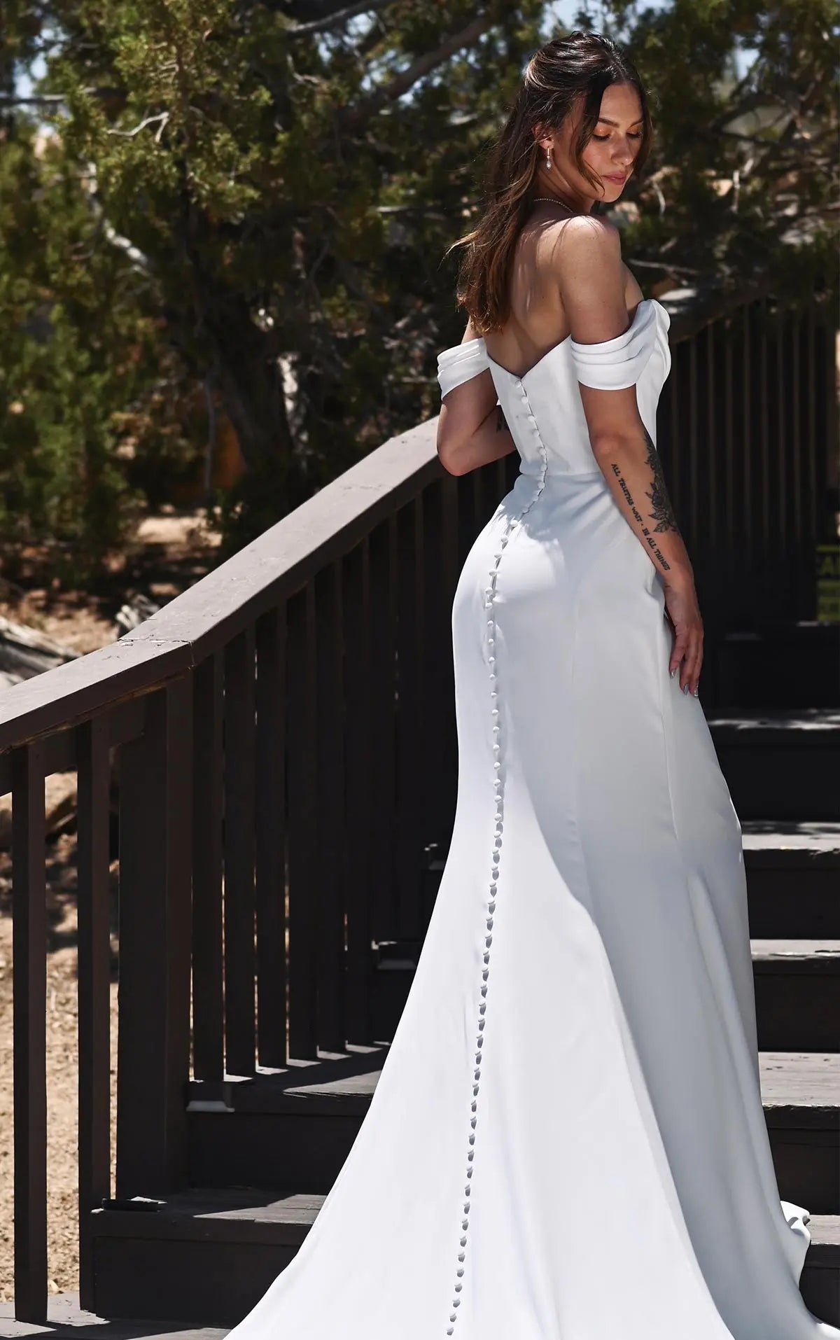 1566 Essense Martina Liana